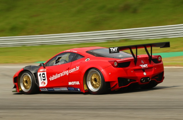 Ferrari 458 GT3 na pista